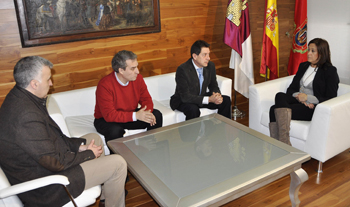 La Alcaldesa de Ciudad Real, Rosa Romero, se reúne con Miguel Ángel Rivero, presidente de la Asoc. Intersectorial de Autónomos de Ciudad Real