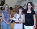 La alcaldesa con todos premiados del Parque Infantil de Tráfico