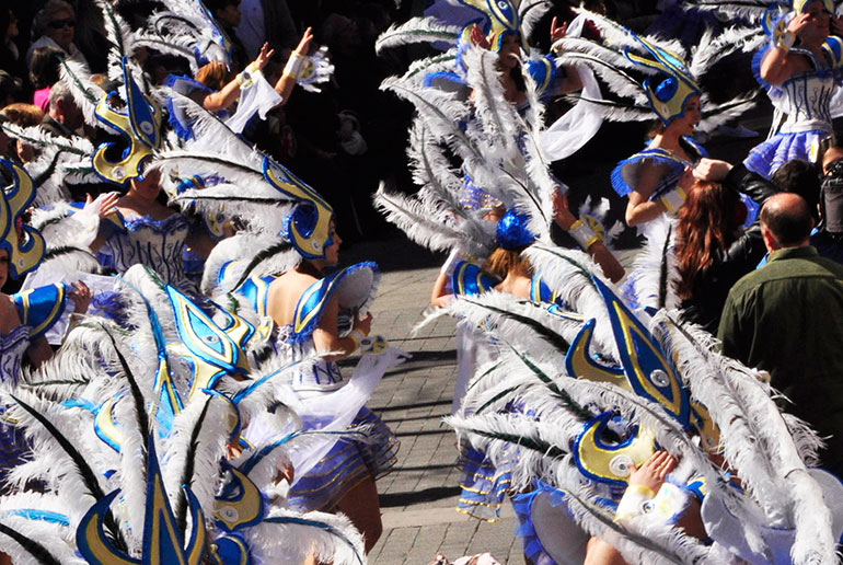 Abierto el plazo para la adjudicación de las sillas  del desfile del Domingo de Piñata