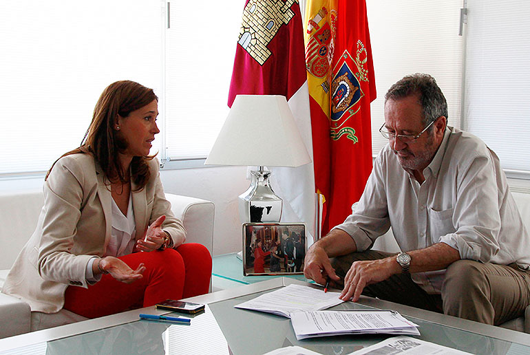 Rosa Romero se reúne con el presidente Local de Unicef