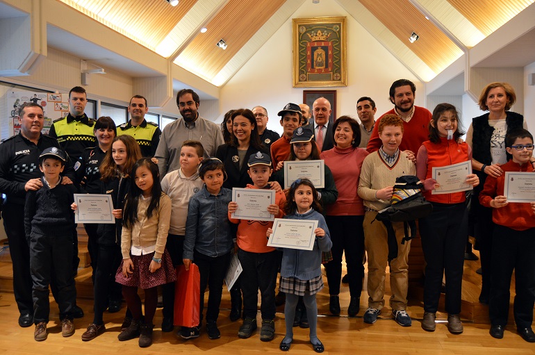 2.300 alumnos participan en el XVIII Concurso de Pegatinas de Educación Vial de la Policía Local