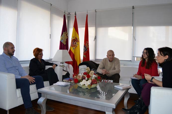 La alcaldesa de Ciudad Real mantiene una reunión de coordinación con los tres alcaldes pedáneos