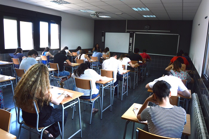 35 alumnos de la Escuela Municipal de Idiomas  se examinan del Trinity para certificar su nivel 