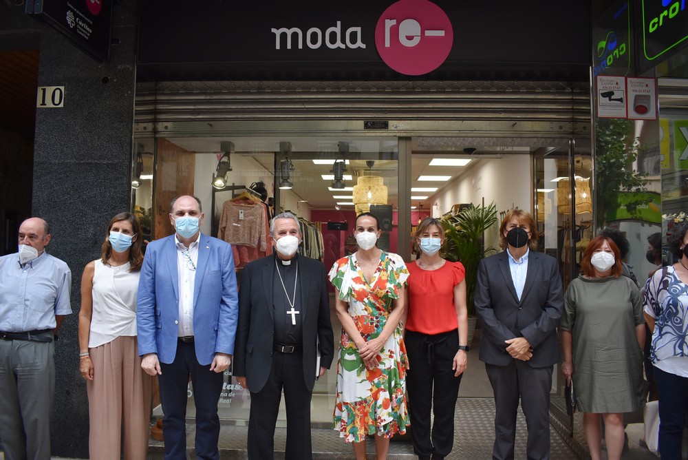 Cáritas abre una de ropa reciclada “Moda-re” para ofrecer una oportunidad laboral a personas en riesgo de exclusión