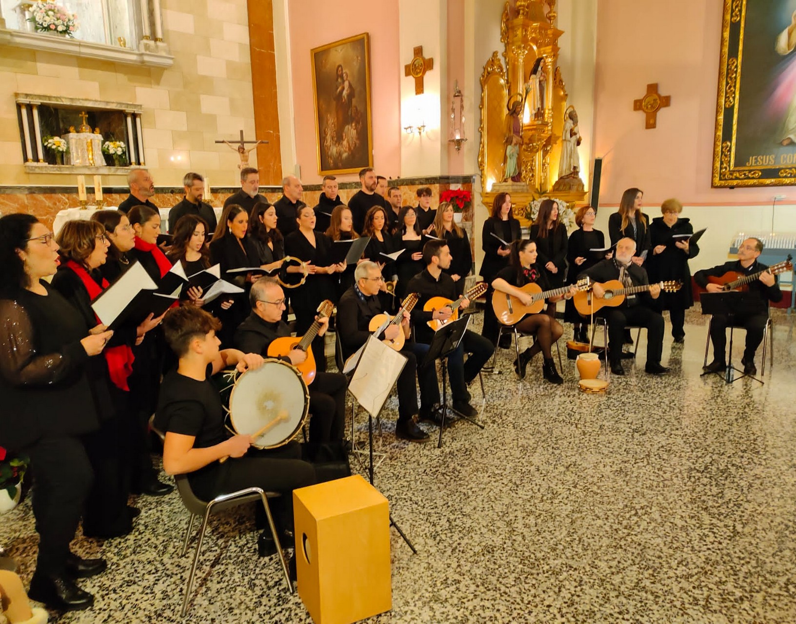 Asociación de Coros y Danzas Mazantini