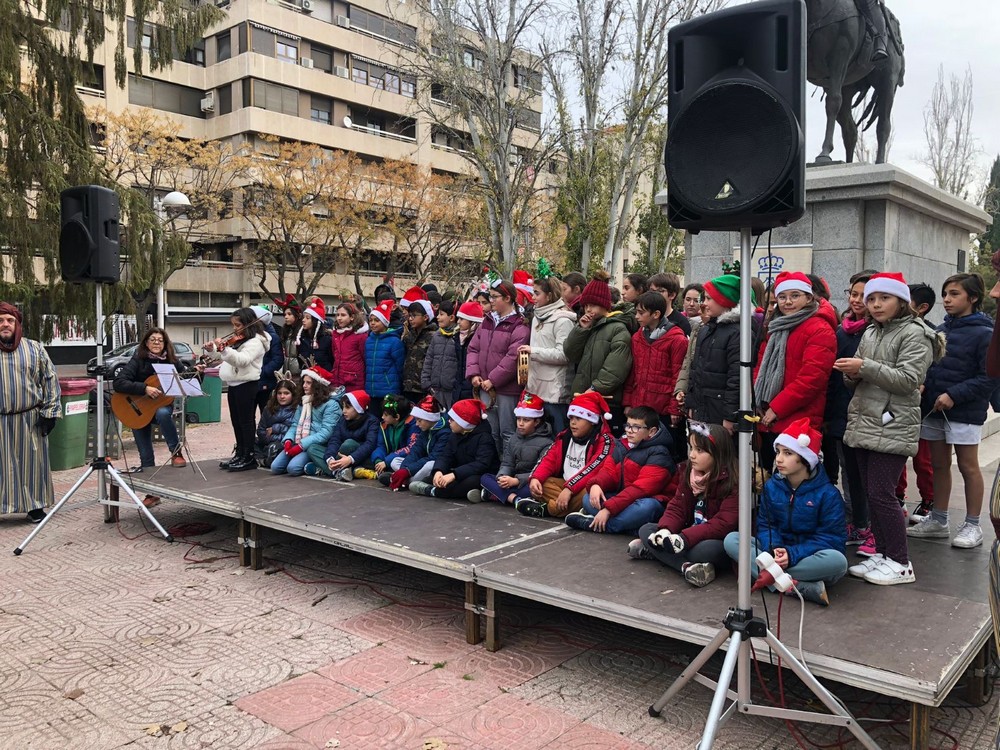 VIII Muestra Escolar “VillanVIII Muestra Escolar “Villancicos en la calle”cicos en la calle”