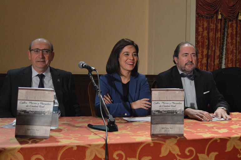 Pilar Zamora presenta el libro de Rafael Cantero  “Calles, plazas y plazuelas de Ciudad Real”