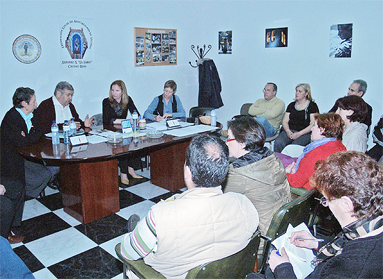 Tal y como prometió, la nueva concejala de Participación Ciudadana se reúne con los presidentes de todas las asociaciones de vecinos