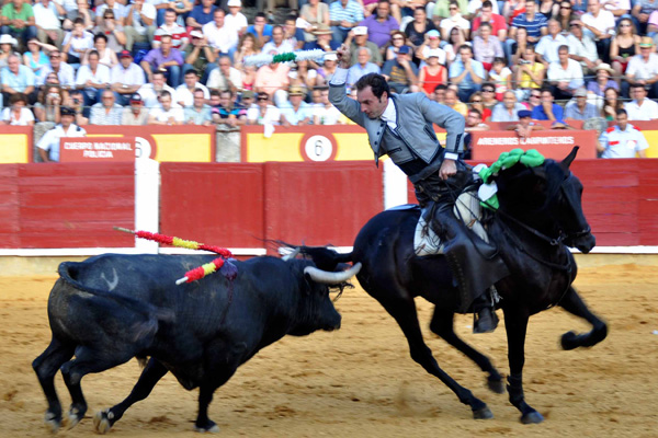 La alcaldesa de Ciudad Real en la corrida de rejones