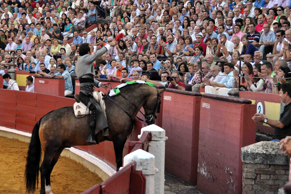 La alcaldesa de Ciudad Real en la corrida de rejones