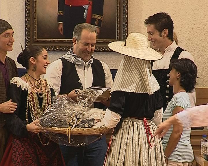 Ricardo Peral con los participantes en el Festival de la Seguidilla