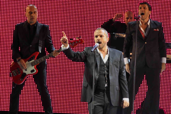 Miguel Bosé durante su concierto Cardio Tour en Ciudad Real