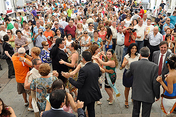 Inaugurado el baile del vermú