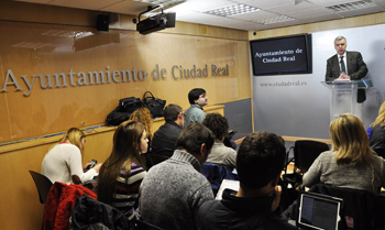 El Portavoz del Equipo de Gobierno del Ayuntamiento de Ciudad Real asegura que la Alcaldesa se querellará contra los dirigentes socialistas Josele Caballero y Fátima Serrano por injurias y calumnias