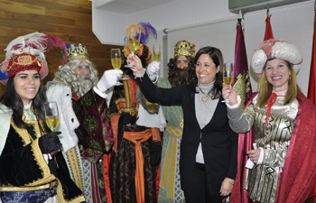 Noche de Reyes en Ciudad Real. Melchor, Gaspar y Baltasar son recibidos por miles de niños