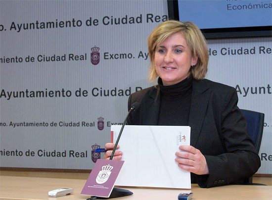 Rosario Roncero asegura que el Ayuntamiento ha contratado a todos los desempleados que han presentado credenciales