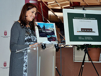 La alcaldesa en la presentación del nuevo Centro Cívico