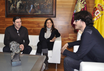 Rosa Romero recibe al productor ciudadrealeño ganador de un Goya, José Luis Matas-Negrete