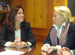 La alcaldesa con la presidenta de la Fundación de Caja Madrid