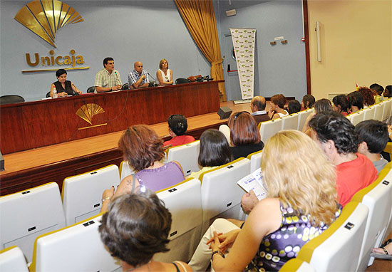 Reunión con los padres de los niños que viajarán a La Manga