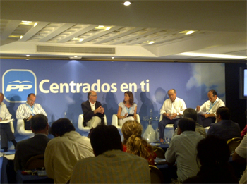 Rosa Romero expone en la intermunicipal del PP