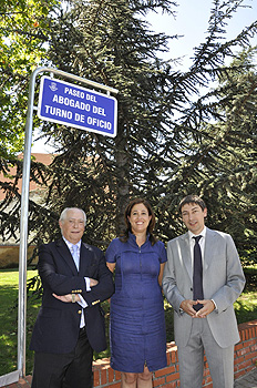 La alcaldesa en el nuevo Paseo del Abogado del Turno de Oficio