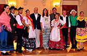 Recepción de los grupos participantes en el Festival Internacional de Folklore y Nacional de La Seguidilla