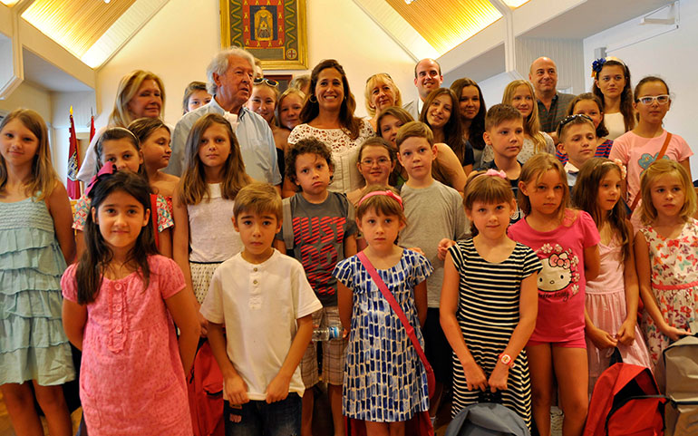 Recepción en el Ayuntamiento a los niños ucranianos