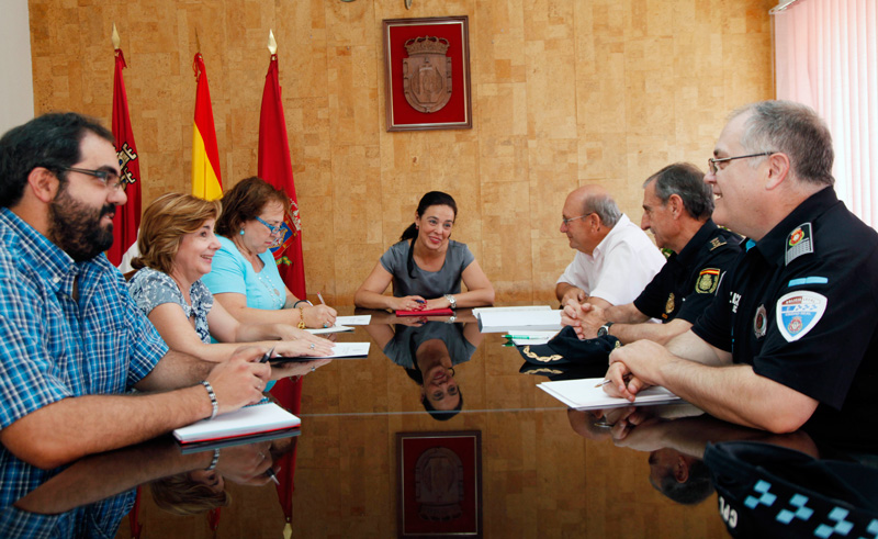 Foto de la reunión con la subdelegación