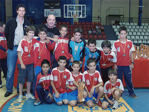 César Manrique entrega los trofeos a los 400 niños y niñas