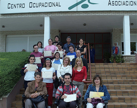 Messía de la Cerda clausura taller de Expresión corporal para discapacitados mentales