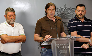 Pedro Lozano durante la rueda de prensa