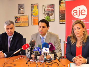 Lola Merino en la rueda de prensa