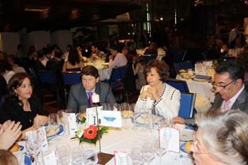 La alcaldesa durante la cena