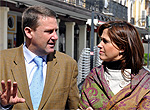 La alcaldesa visitando las obras de la Plaza Mayor