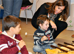 La alcaldesa visitando la escuela de música