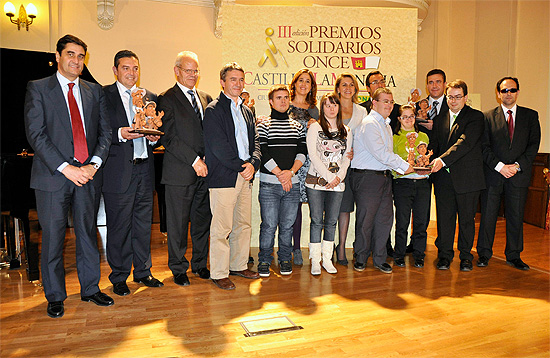 La alcaldesa en la entrega de premios