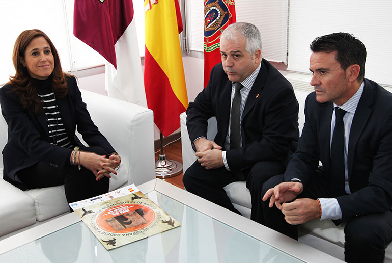  Rosa Romero con el presidente de la Federación Española de Karate
