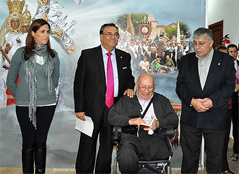 La alcaldesa en la inaugurción de la nueva Casa de Hermandad