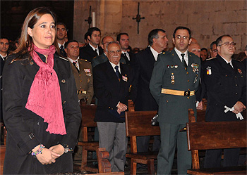 Alcaldesa asiste a la misa en honor a la Virgen del Pilar