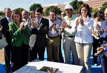 La presidenta de Castilla-La Mancha  y la alcaldesa de Ciudad Real durante el acto