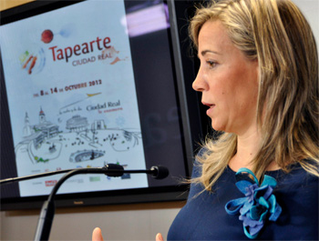 Lola Merino presentando Tapearte