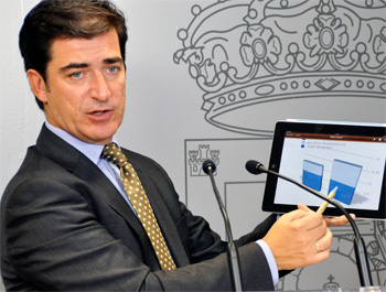 El concejal de Economía y Hacienda, Miguel Ángel Poveda, ha presentado la propuesta de modificación de las Ordenanzas Fiscales 2013