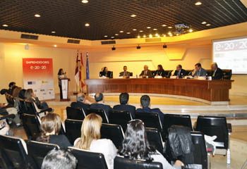 La Alcaldesa de Ciudad Real asiste a la presentación de la iniciativa ´Emprendedores 20.20´