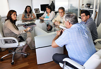 La Hermandad de la Oración en el Huerto en la reunión mantenida con la alcaldesa