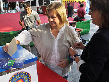 Amparo Messía en la cuestación Día Mundial Del Alzheimer