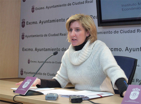 Rosario Roncero reitera la invitación a UGT y CCOO a participar en el pacto local por el empleo