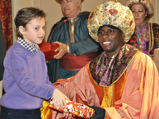 Ganadores de los belenes y reparto de los regalos de Reyes