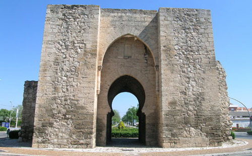 Vista de la Puerta de Toledo de frente